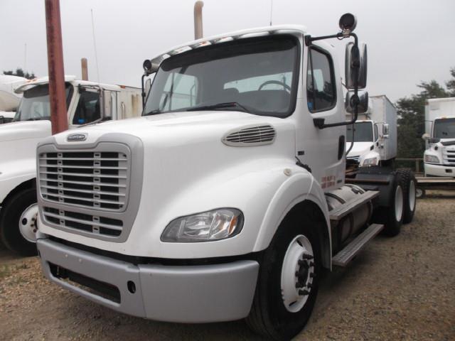 2012 FREIGHTLINER M2 T/A 5TH WHEEL